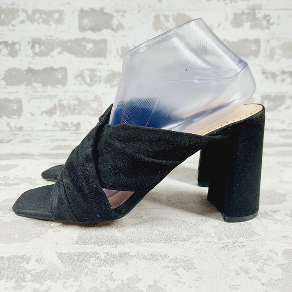 New Adrienne Vittadini Genie Black Crossover Sandals W650 - Picture 1 of 12
